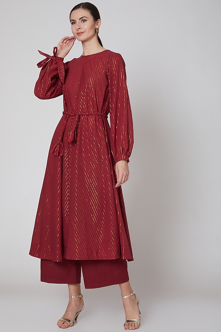 Red Zari Embroidered Kurta With Belt & Pants by TARO at Pernia's Pop Up Shop