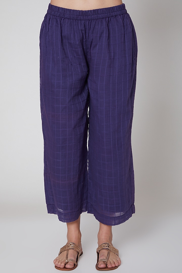 Purple Floral Embroidered Kurta Set by TARO at Pernia's Pop Up Shop