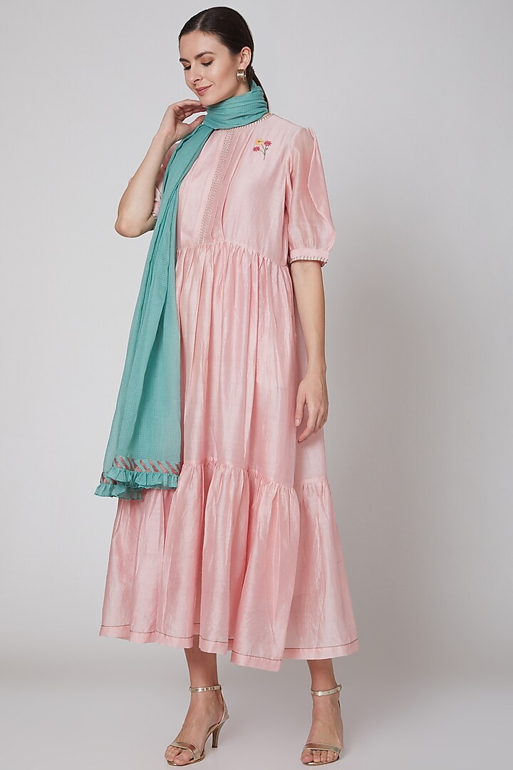 Blush Pink & Mint Embroidered Kurta Set by TARO at Pernia's Pop Up Shop