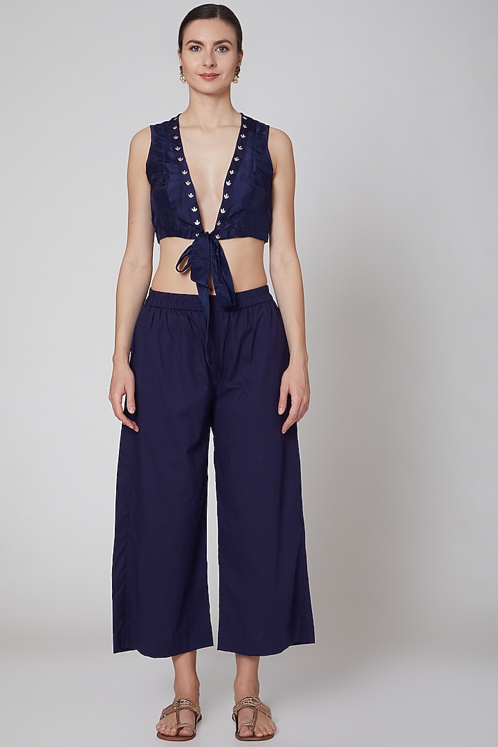 Purple Embroidered Kurta Set With Jacket by TARO at Pernia's Pop Up Shop