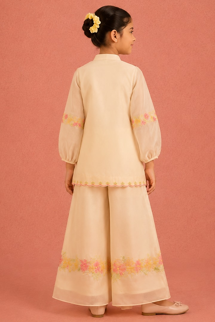 Ivory Chanderi Floral Embroidered Kurta Set For Girls by Tarini Vij Kids at Pernia's Pop Up Shop