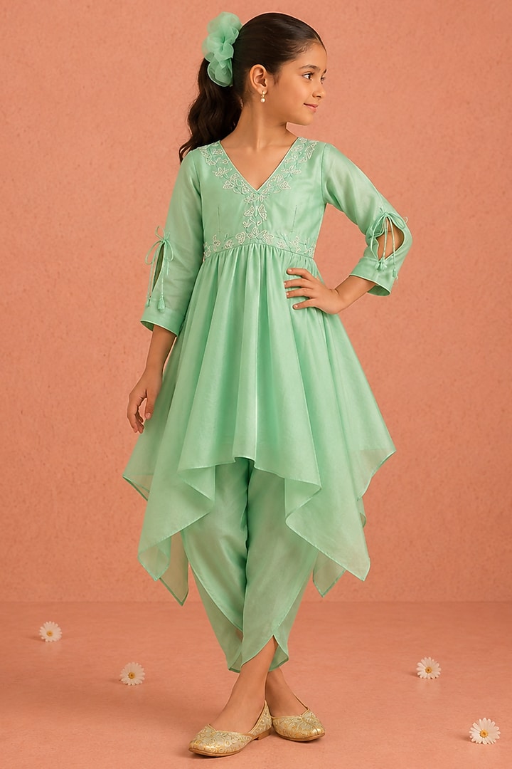 Turquoise Chanderi Floral Embroidered Asymmetrical Kurta Set For Girls by Tarini Vij Kids at Pernia's Pop Up Shop