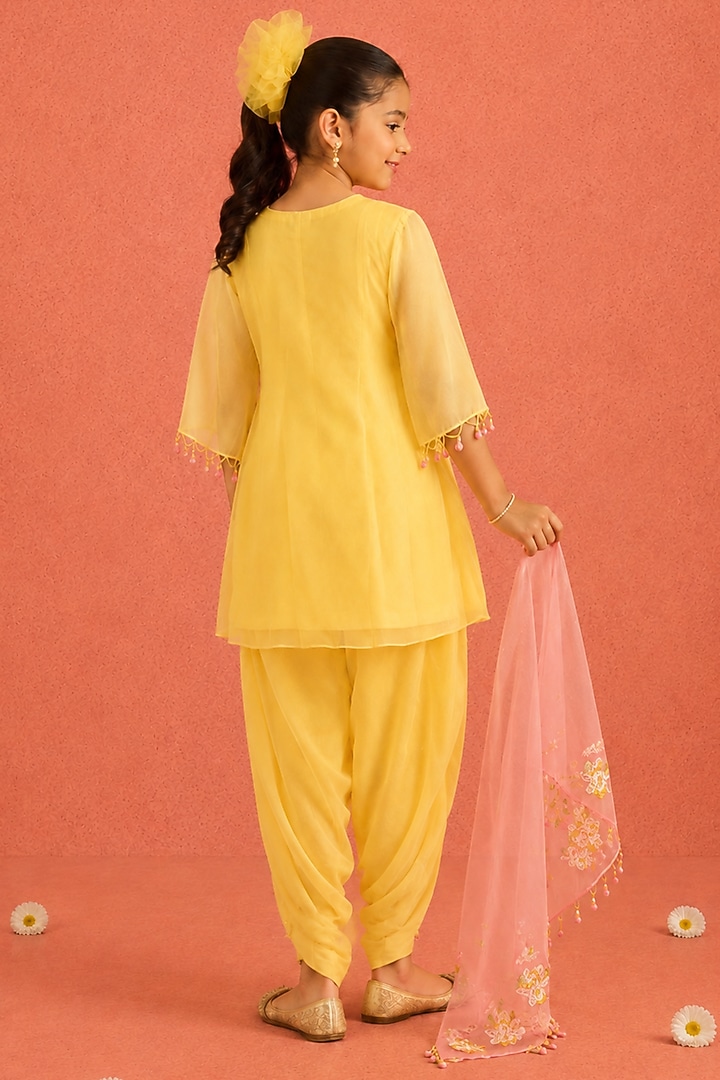 Yellow Georgette Floral Embroidered Gathered Kurta Set For Girls by Tarini Vij Kids at Pernia's Pop Up Shop