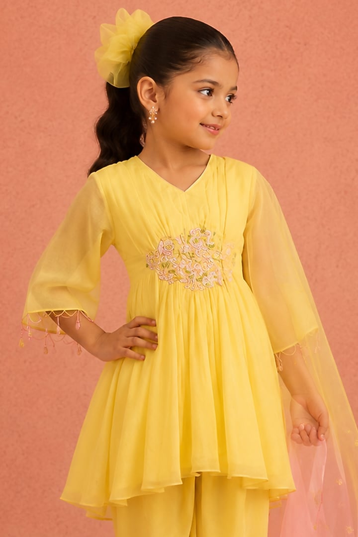 Yellow Georgette Floral Embroidered Gathered Kurta Set For Girls by Tarini Vij Kids at Pernia's Pop Up Shop