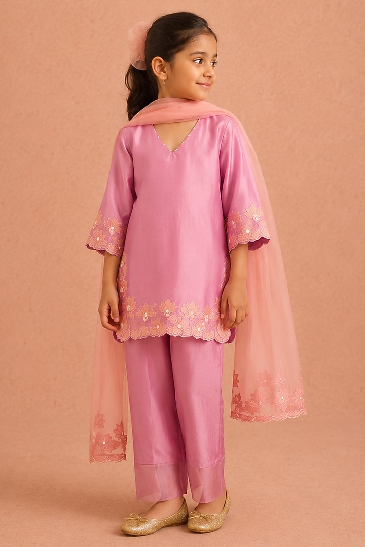 Lilac Chanderi Silk Floral Embroidered Kurta Set For Girls by Tarini Vij Kids at Pernia's Pop Up Shop