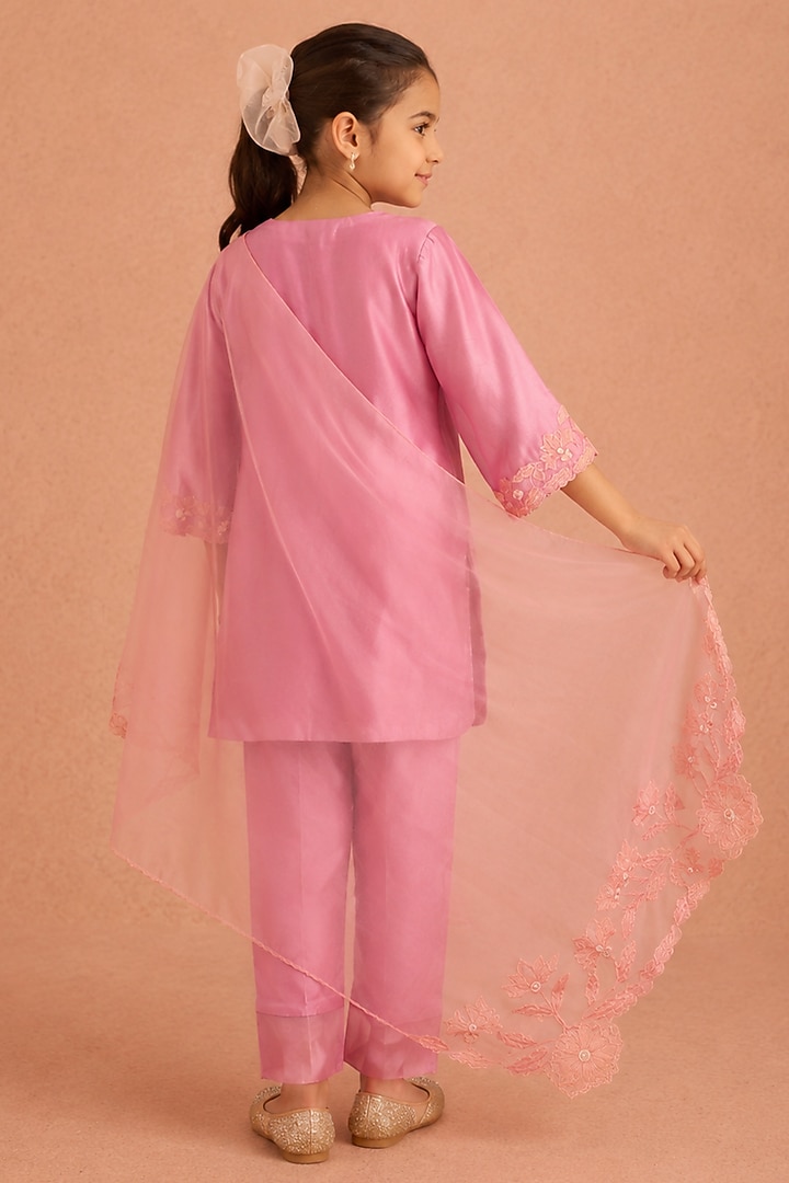 Lilac Chanderi Silk Floral Embroidered Kurta Set For Girls by Tarini Vij Kids at Pernia's Pop Up Shop