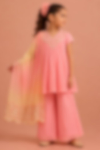 Pink Georgette Resham & Pearl Embroidered Kurta Set For Girls by Tarini Vij Kids at Pernia's Pop Up Shop