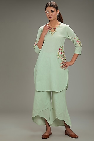 Green Cotton Linen Hand & Machine Embroidered Kurta Set by TARINI VIJ