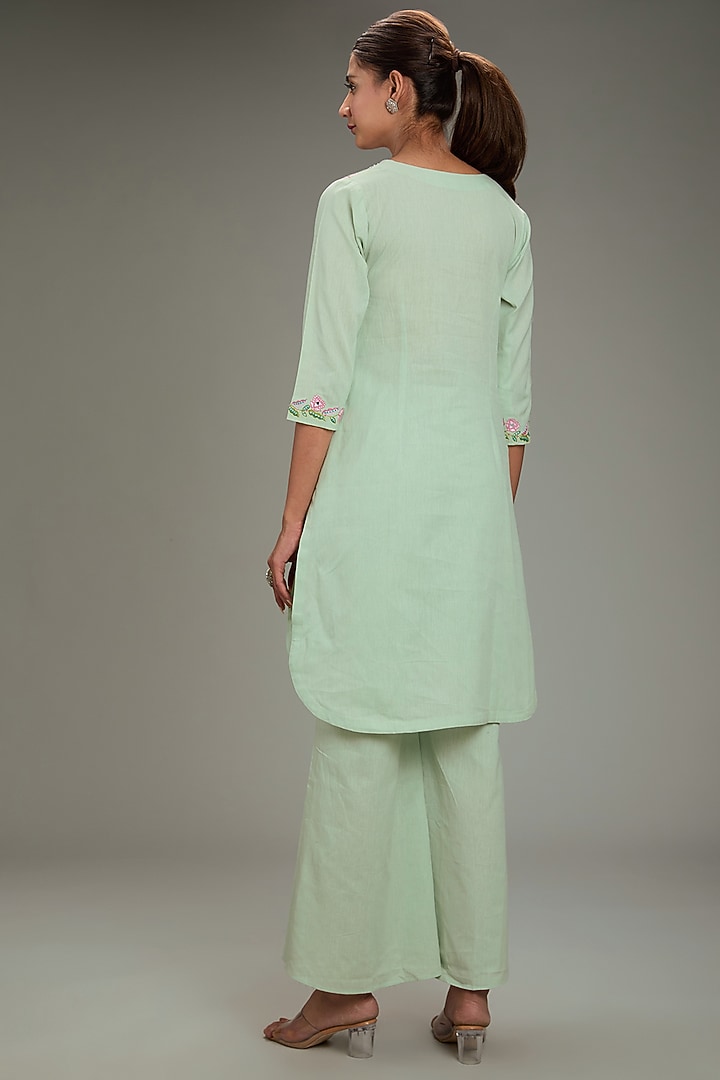 Green Cotton Linen Hand & Machine Embroidered Kurta Set by TARINI VIJ at Pernia's Pop Up Shop