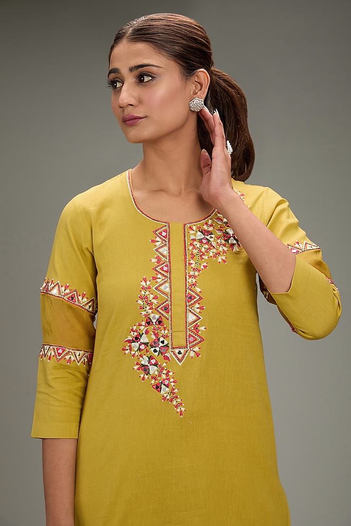 Yellow Cotton Linen Hand & Machine Embroidered Kurta Set by TARINI VIJ at Pernia's Pop Up Shop