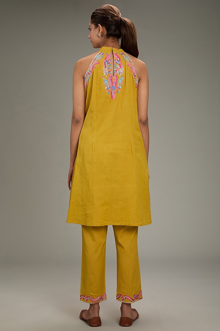 Yellow Cotton Linen Hand & Machine Embroidered Kurta Set by TARINI VIJ at Pernia's Pop Up Shop