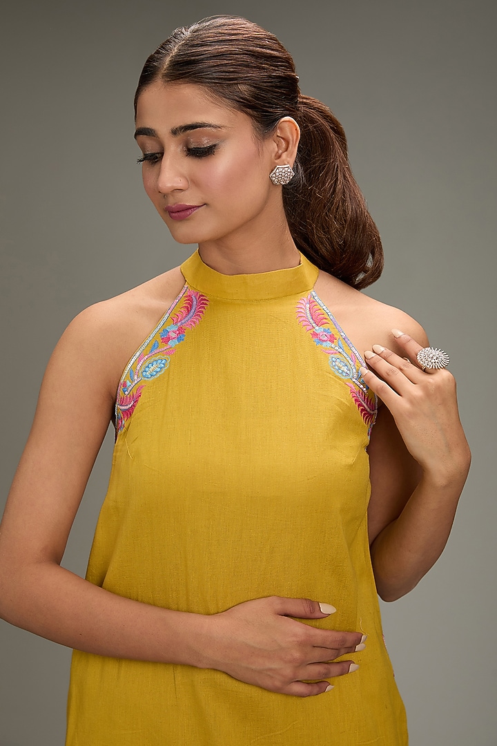 Yellow Cotton Linen Hand & Machine Embroidered Kurta Set by TARINI VIJ at Pernia's Pop Up Shop