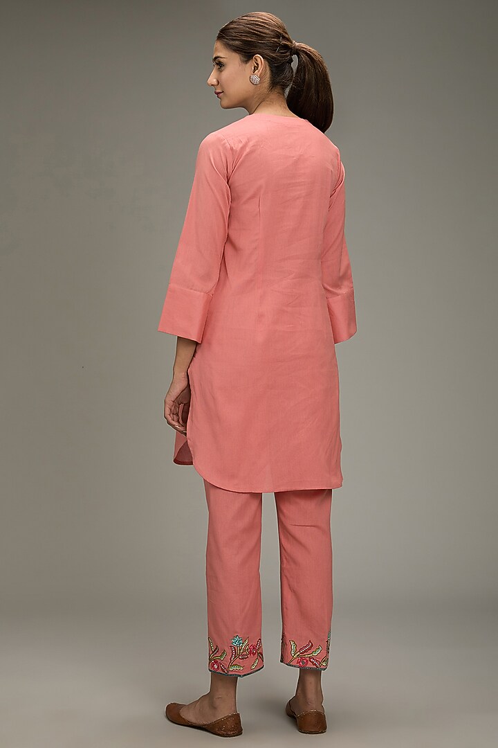 Pink Cotton Linen Hand & Machine Embroidered Kurta Set by TARINI VIJ at Pernia's Pop Up Shop