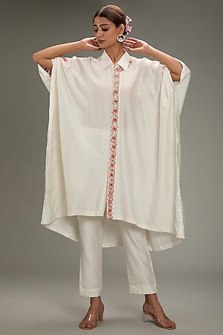 White Cotton Linen Mirror Embellished Kaftan Kurta Set by TARINI VIJ
