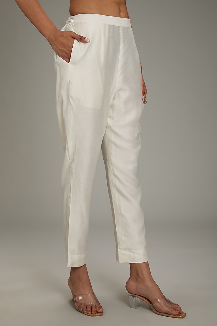 White Cotton Linen Mirror Embellished Kaftan Kurta Set by TARINI VIJ at Pernia's Pop Up Shop