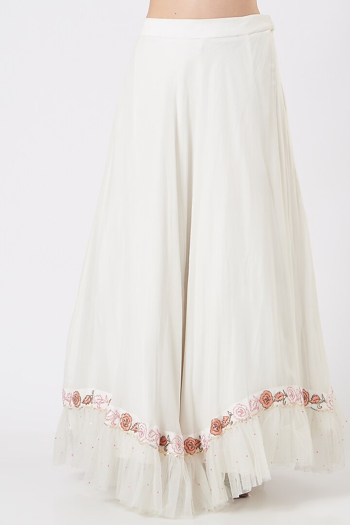 White Georgette Lehenga Set by TARINI VIJ at Pernia's Pop Up Shop