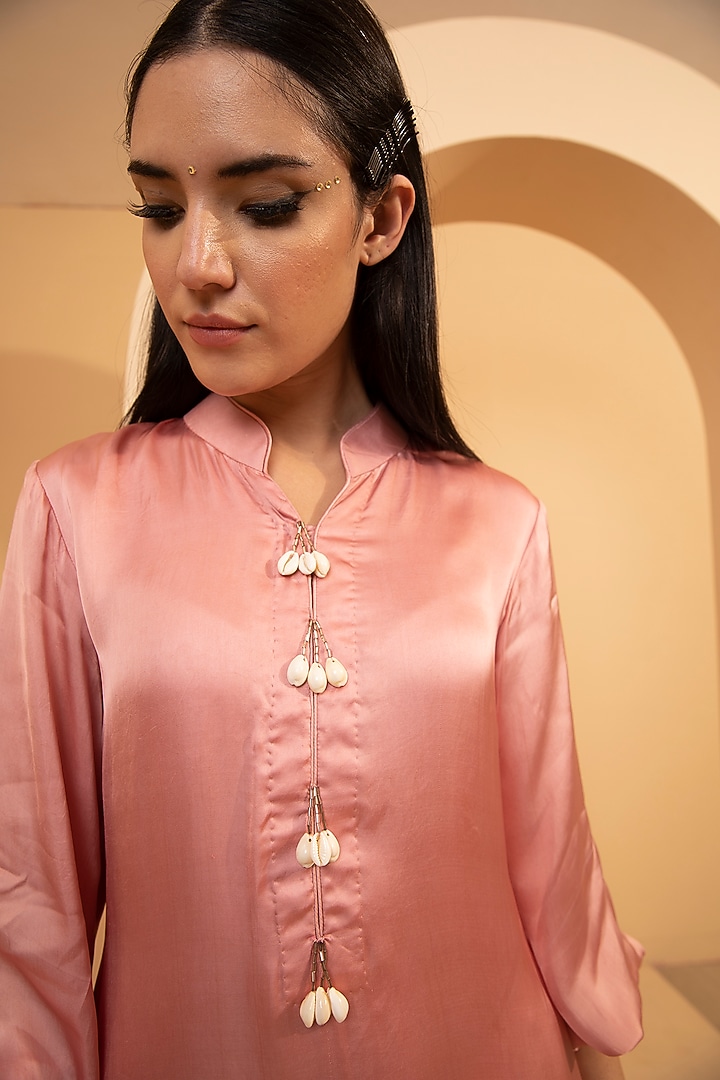 Blush Pink Satin Kurta Set by TARINI VIJ at Pernia's Pop Up Shop