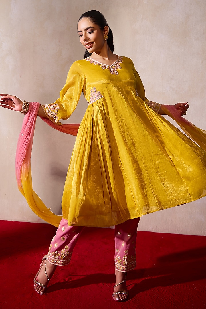 Yellow Tissue Pearl Embroidered Kurta Set by TARINI VIJ at Pernia's Pop Up Shop