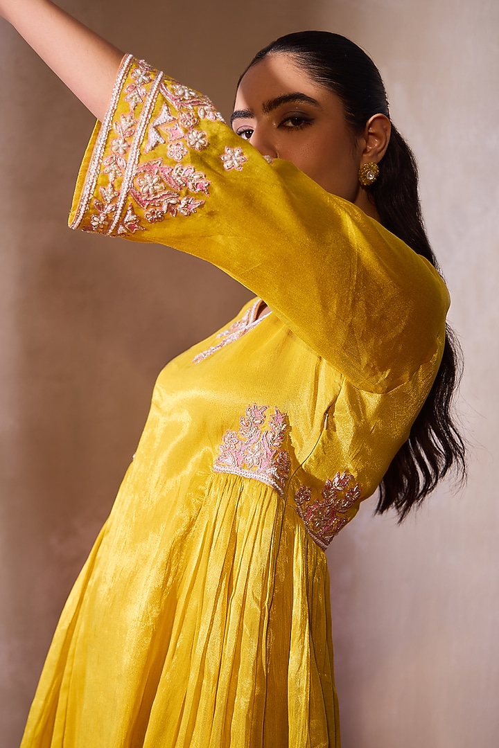 Yellow Tissue Pearl Embroidered Kurta Set by TARINI VIJ at Pernia's Pop Up Shop