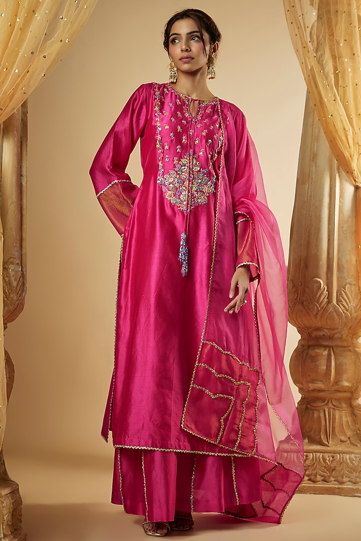Pink Silk Flroal Printed Kurta Set With Resham Work main image 0