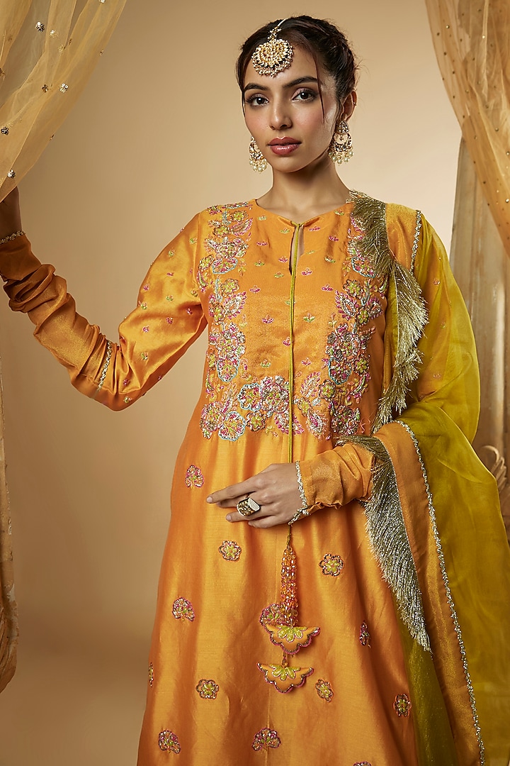 Light Orange Chanderi Silk Resham Hand Embroidered Kurta Set by The Aarya at Pernia's Pop Up Shop