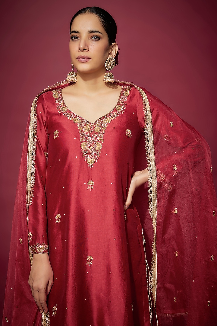 Red Handwoven Chanderi Zardosi Embroidered Straight Kurta Set by The Aarya at Pernia's Pop Up Shop
