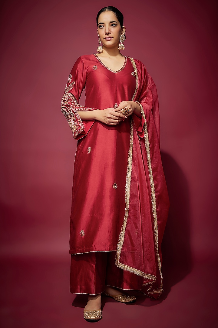 Red Handwoven Chanderi Zardosi Embroidered Straight Kurta Set by The Aarya at Pernia's Pop Up Shop