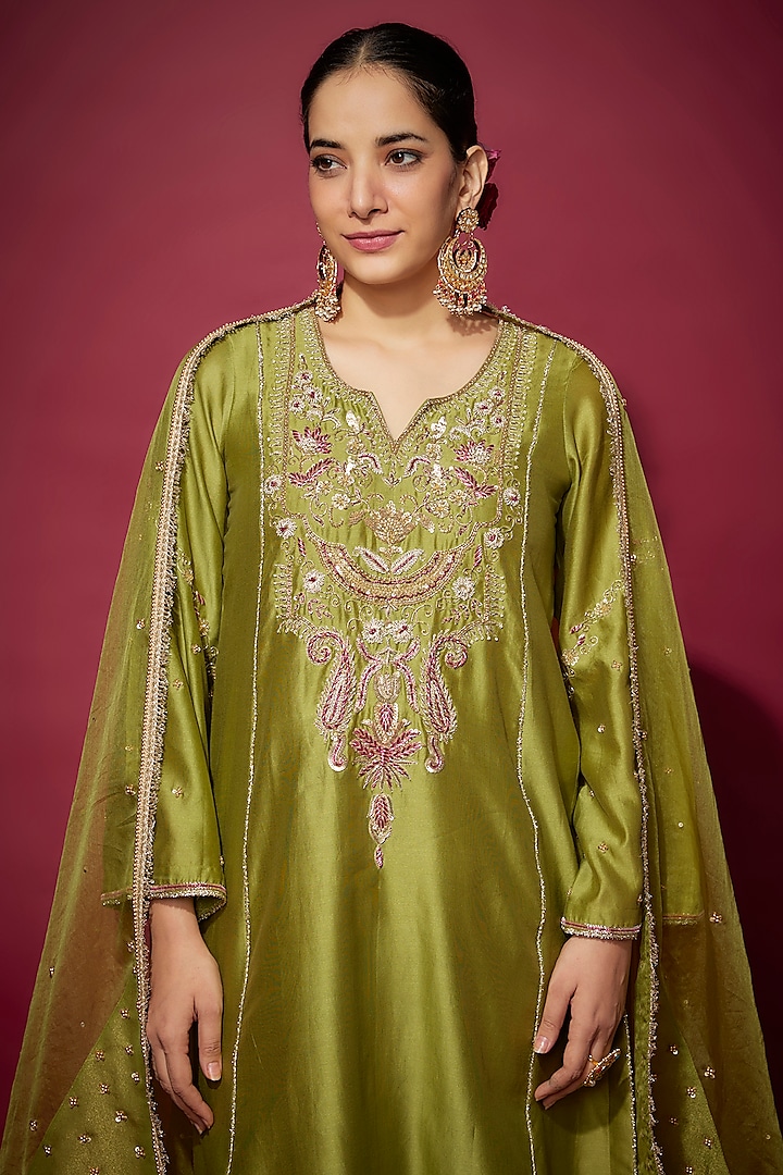 Mehendi Green Handwoven Chanderi Zardosi Embroidered Kurta Set by The Aarya at Pernia's Pop Up Shop
