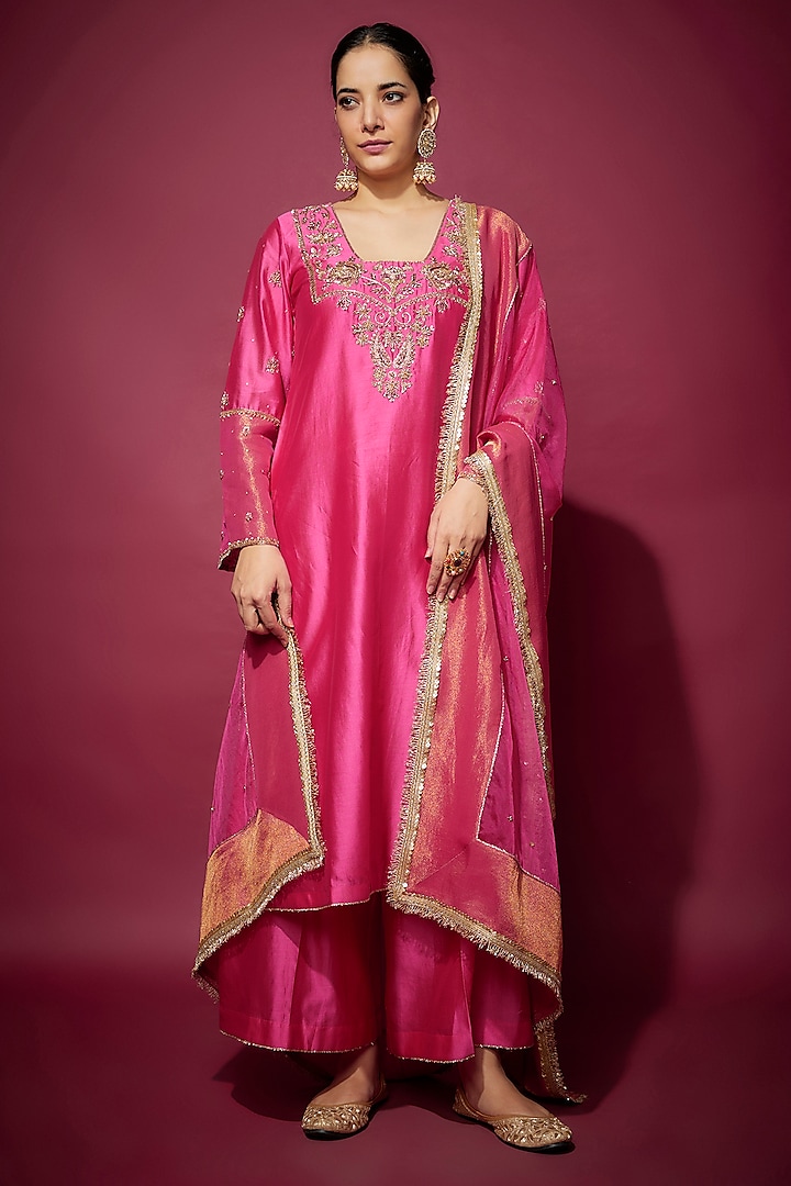 Pink Handwoven Chanderi Zardosi Embroidered Kurta Set by The Aarya at Pernia's Pop Up Shop