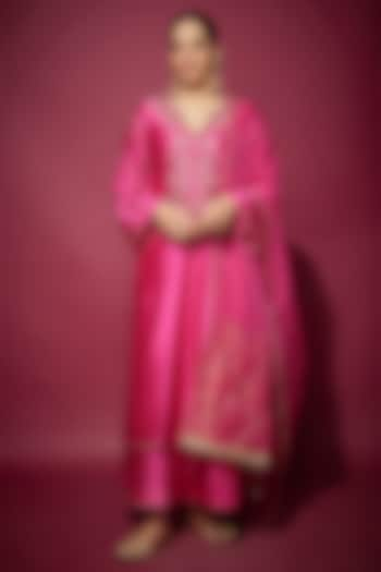 Pink Handwoven Chanderi Zardosi Embroidered Kurta Set by The Aarya at Pernia's Pop Up Shop