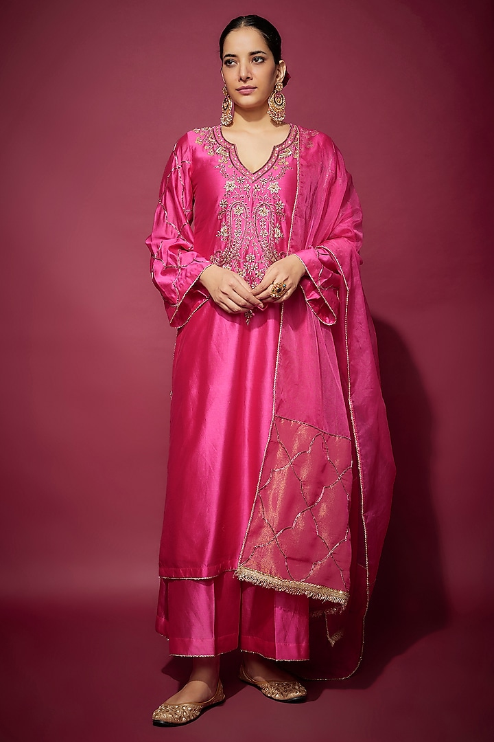 Pink Handwoven Chanderi Zardosi Embroidered Kurta Set by The Aarya at Pernia's Pop Up Shop