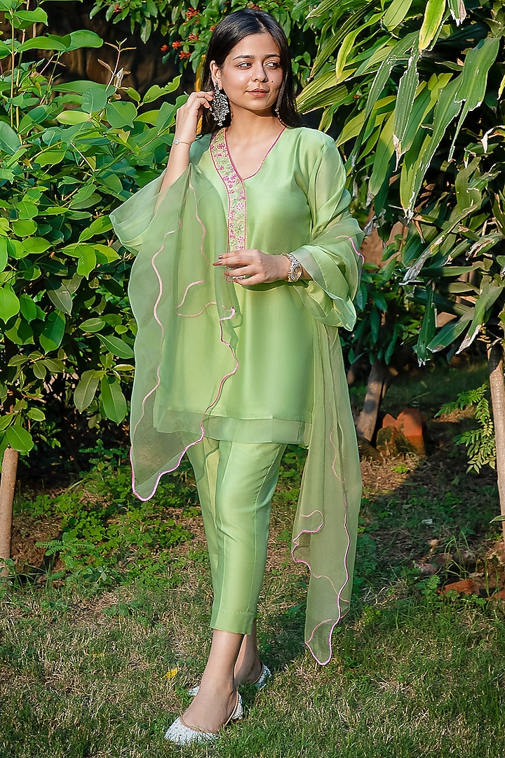 Light Green Chanderi Embroidered Kurta Set by The Aarya