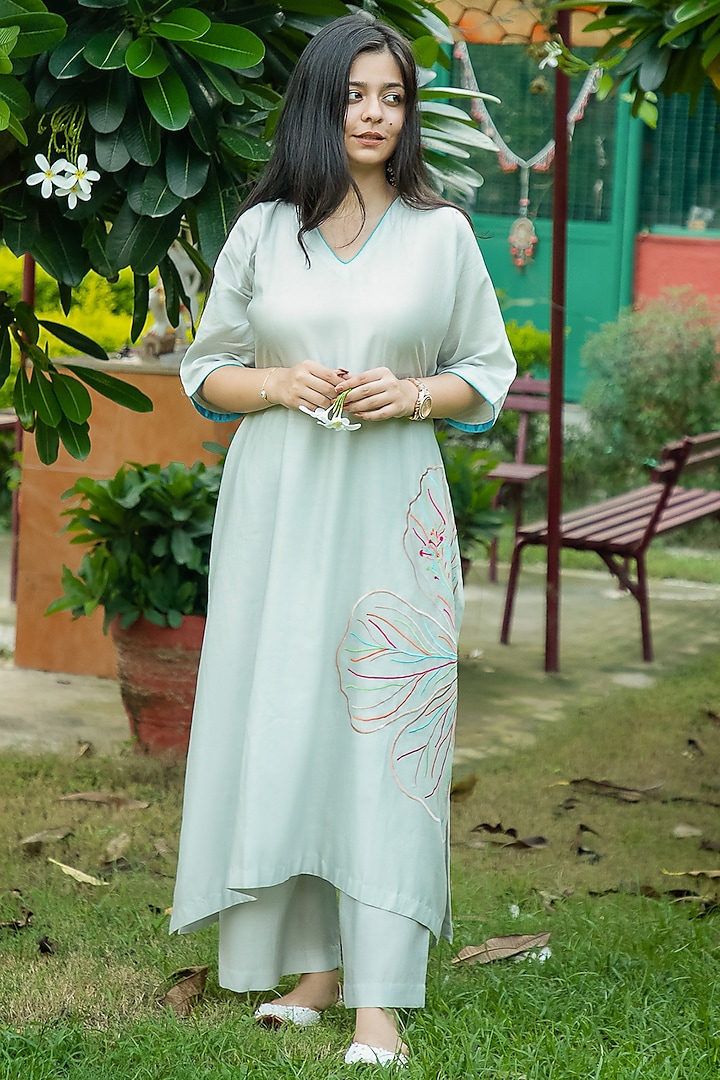 Light Grey Embroidered Kurta Set by The Aarya at Pernia's Pop Up Shop