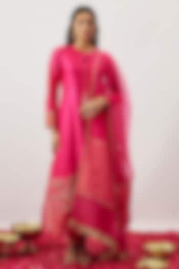 Pink Handwoven Chanderi & Zari Organza Hand Embroidered Kurta Set by The Aarya