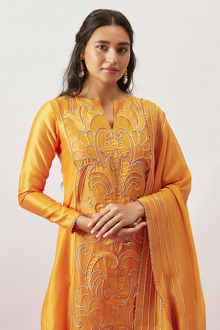 Light Orange Handwoven Chanderi Zari Dori Embroidered Kurta Set by The Aarya at Pernia's Pop Up Shop