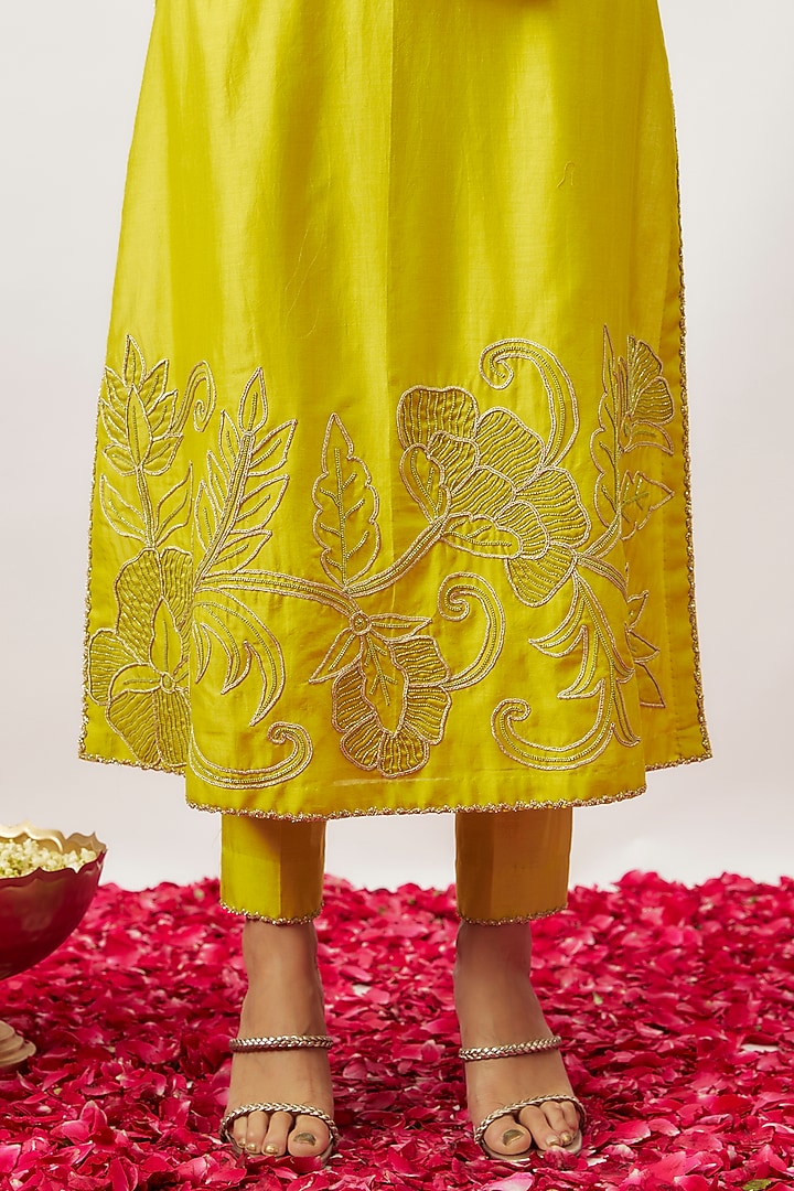 Lime Green Handwoven Chanderi & Zari Organza Embroidered Kurta Set by The Aarya at Pernia's Pop Up Shop