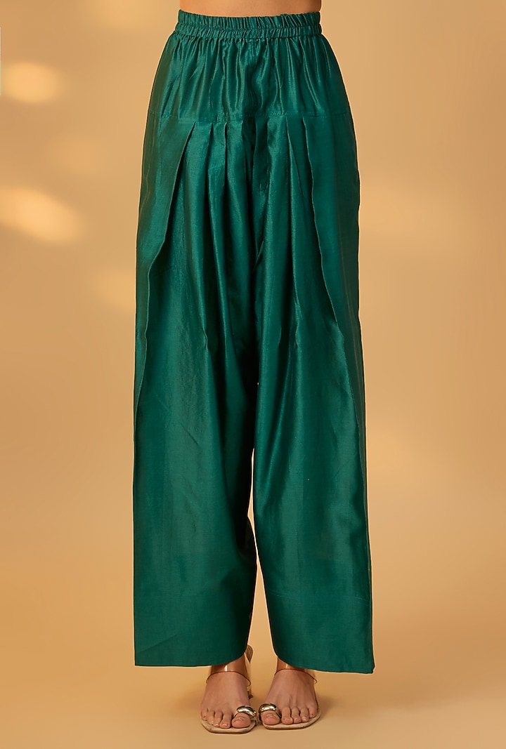 Emerald Green Handwoven Chanderi Floral Embroidered Kurta Set by The Aarya at Pernia's Pop Up Shop