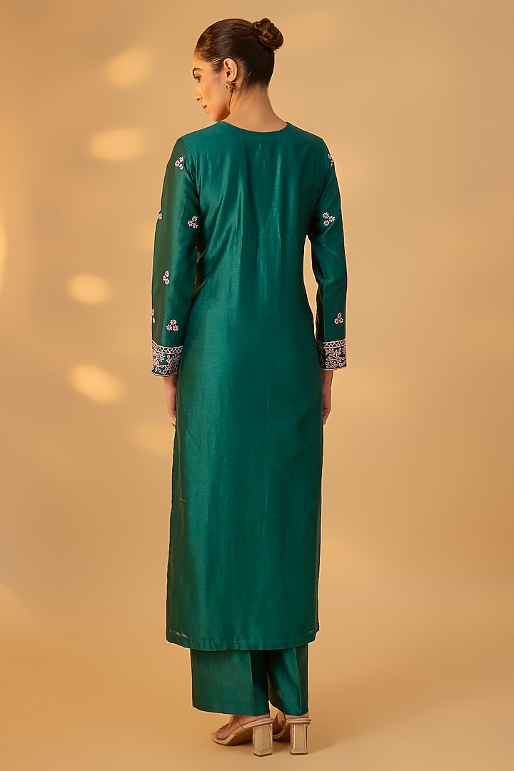 Emerald Green Handwoven Chanderi Thread Embroidered Kurta Set by The Aarya at Pernia's Pop Up Shop