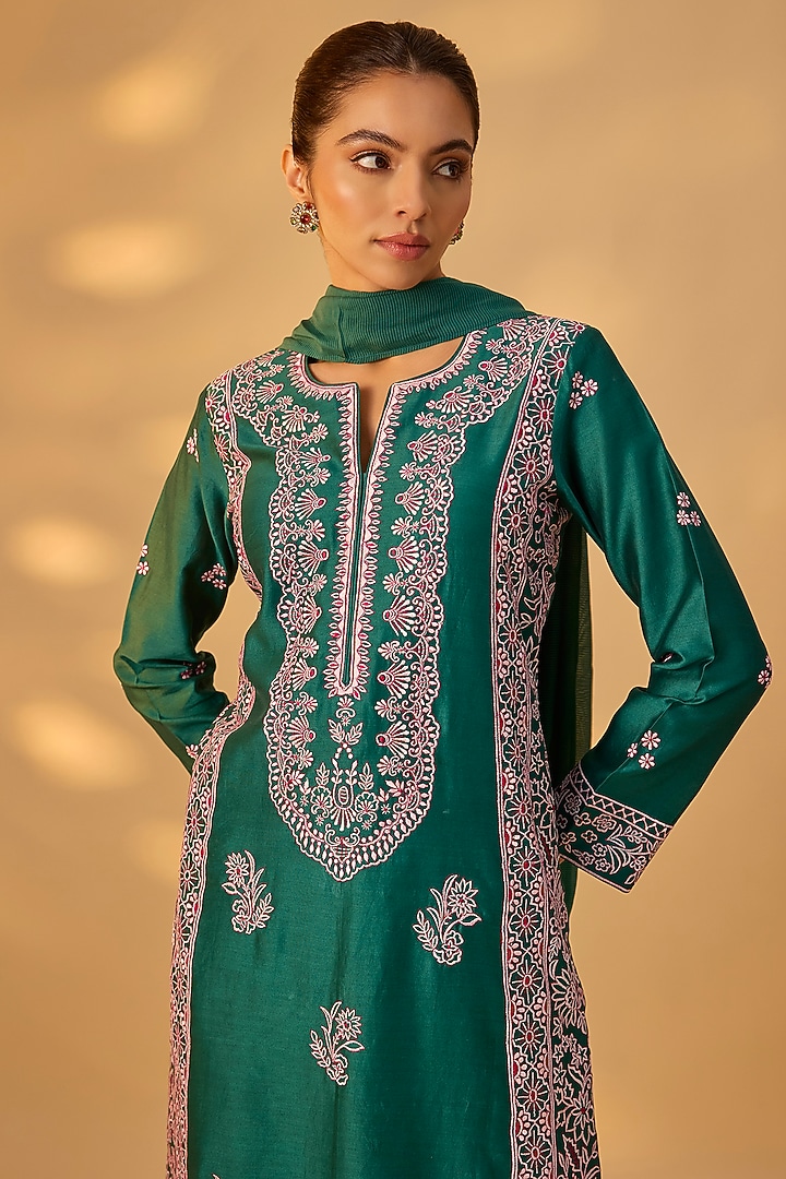 Emerald Green Handwoven Chanderi Thread Embroidered Kurta Set by The Aarya at Pernia's Pop Up Shop