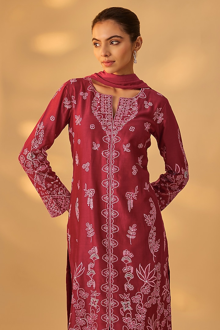 Red Handwoven Chanderi Thread Work Kurta Set by The Aarya at Pernia's Pop Up Shop
