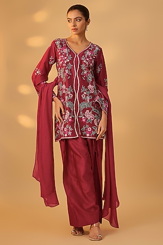 Red Handwoven Chanderi Floral Thread Work Kurta Set by The Aarya