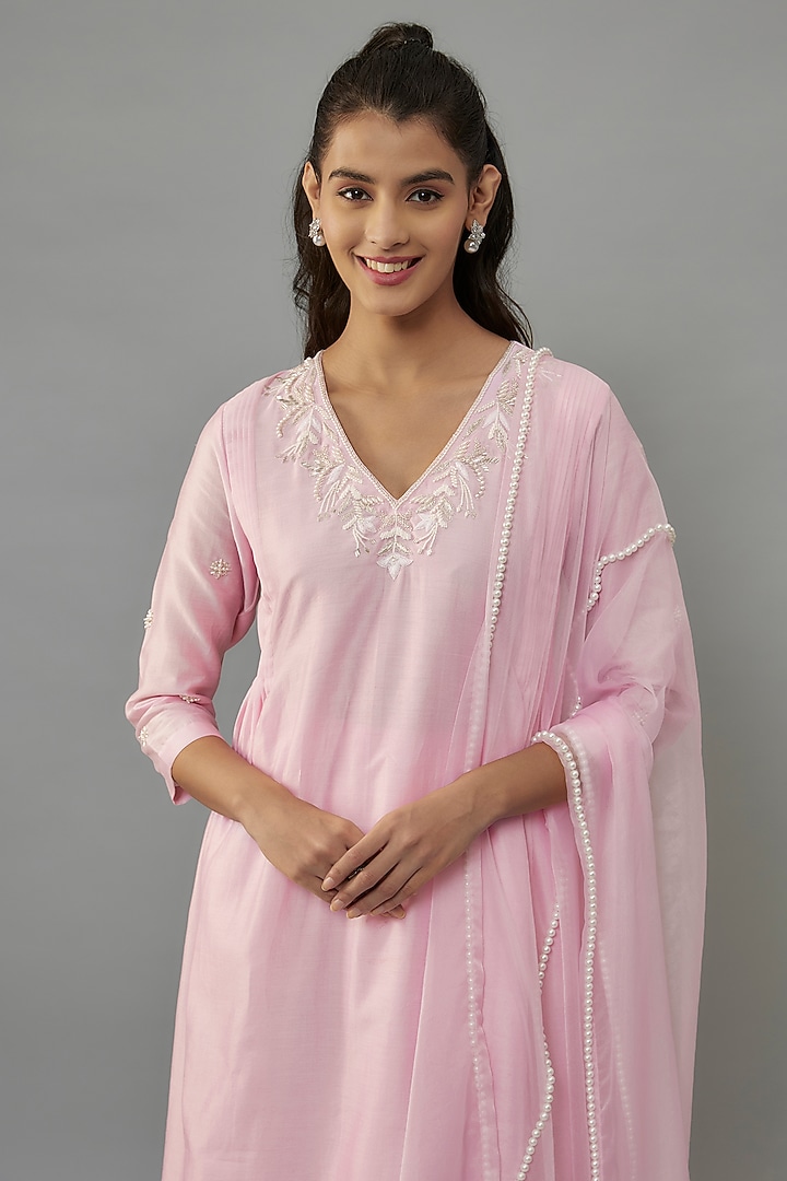 Powder Pink Handwoven Chanderi Pearl Embroidered Kurta Set by The Aarya at Pernia's Pop Up Shop