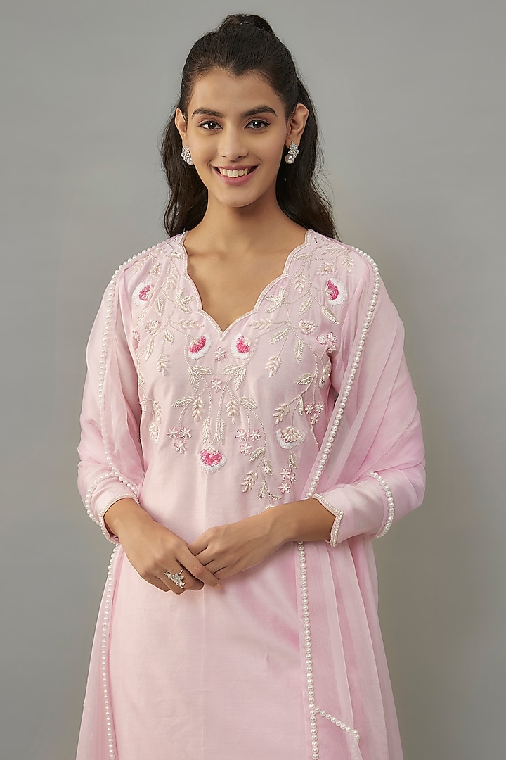 Powder Pink Handwoven Chanderi Pearl Embroidered Kurta Set by The Aarya at Pernia's Pop Up Shop