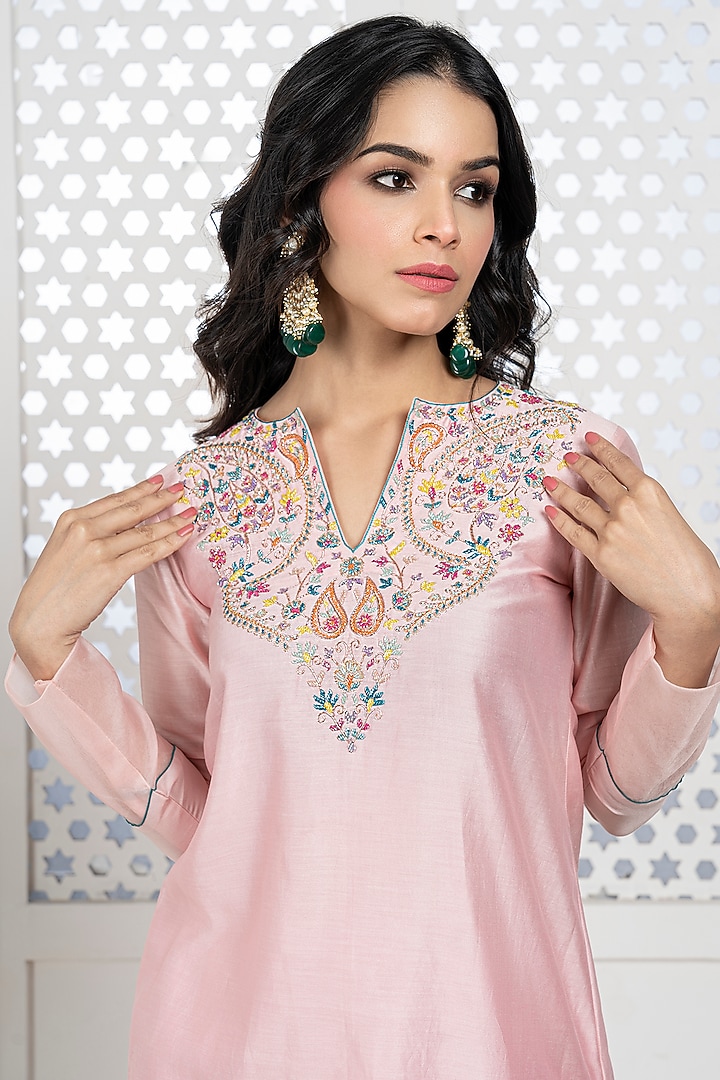 Peach Handwoven Chanderi Hand Embroidered Kurta Set by The Aarya at Pernia's Pop Up Shop