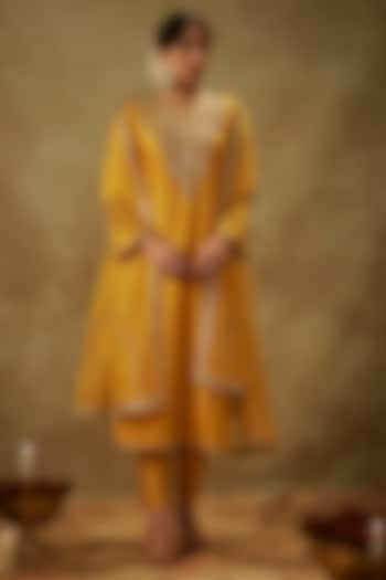 Yellow Handwoven Chanderi Zardosi Embroidered Kurta Set by The Aarya at Pernia's Pop Up Shop