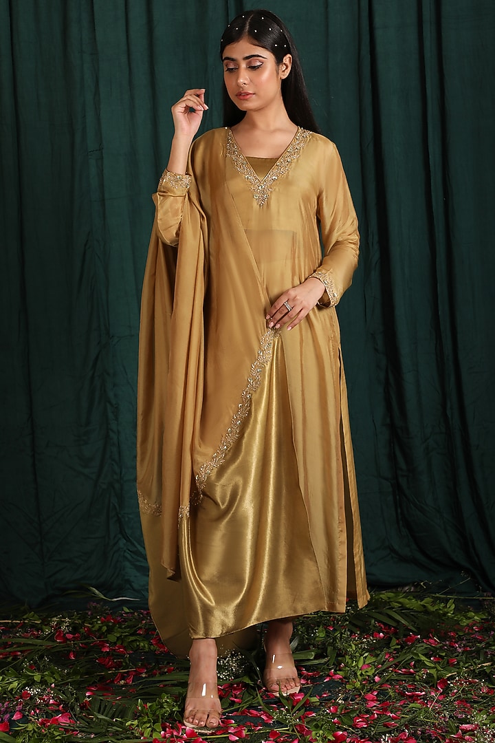 Gold Embellished Kurta Set by The Aarya at Pernia's Pop Up Shop