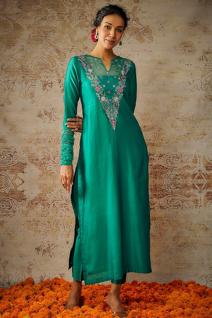 Peacock Green Handwoven Chanderi Hand Embroidered Kurta Set by The Aarya at Pernia's Pop Up Shop