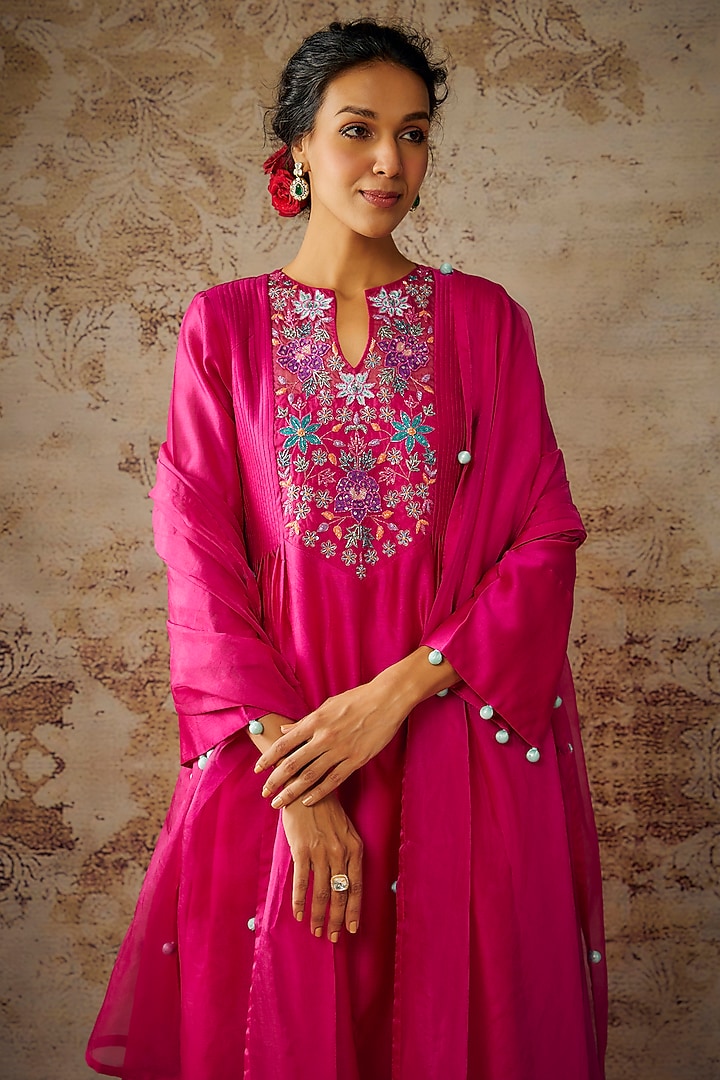 Pink Handwoven Chanderi Hand Embroidered Kurta Set by The Aarya at Pernia's Pop Up Shop