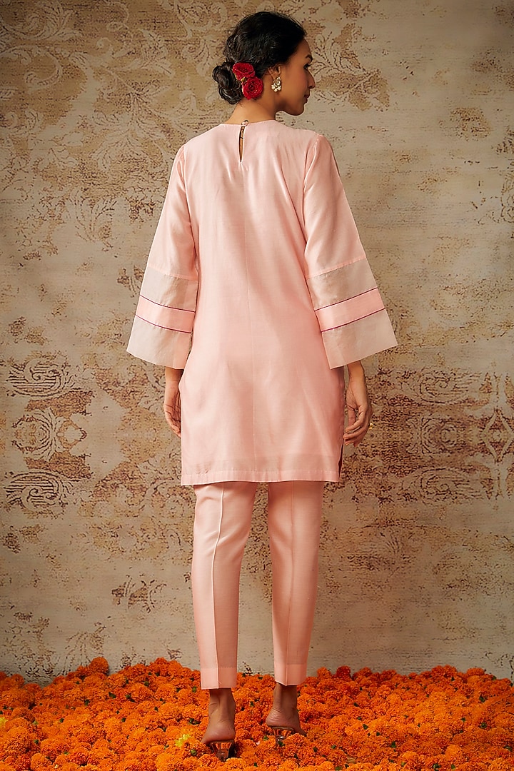 Peach Handwoven Chanderi Hand Embroidered Kurta Set by The Aarya at Pernia's Pop Up Shop