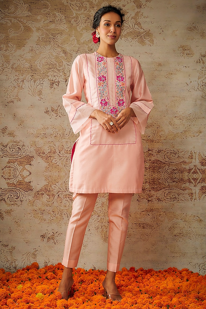 Peach Handwoven Chanderi Hand Embroidered Kurta Set by The Aarya at Pernia's Pop Up Shop